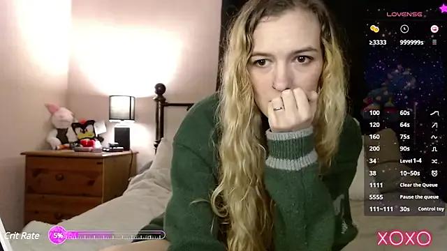 Check-out your craziest wishes with our pick of gaming cams models, featuring big knockers, round tails and tight twats.