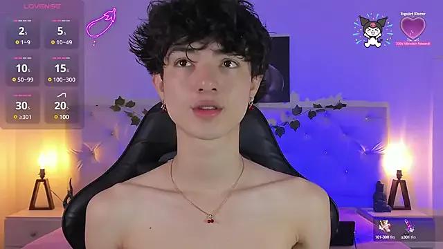 Elliot_younngg from StripChat is Freechat