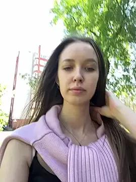 ElliRose from StripChat is Freechat