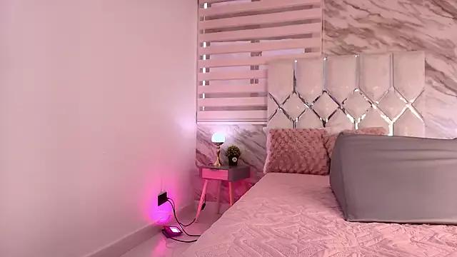 Check-out your craziest wishes with our pick of gaming cams models, featuring big knockers, round tails and tight twats.