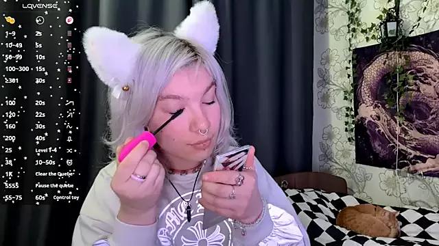 Check-out your craziest wishes with our pick of gaming cams models, featuring big knockers, round tails and tight twats.