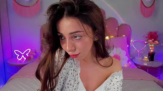Check-out your craziest wishes with our pick of gaming cams models, featuring big knockers, round tails and tight twats.