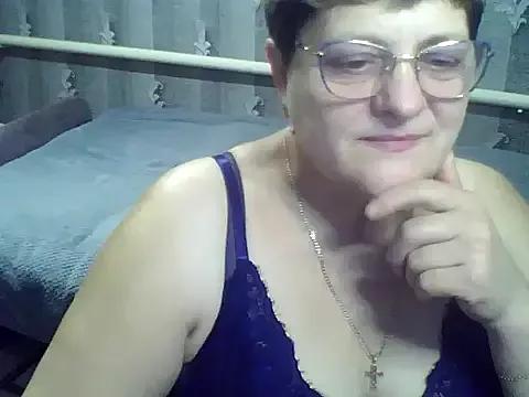 ElzaJewel from StripChat is Freechat