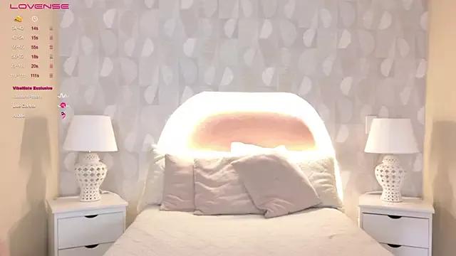 ema_wolfs from StripChat is Freechat