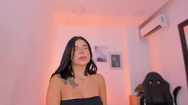 emelie_89 from StripChat is Freechat