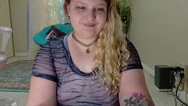 Emihaze from StripChat is Freechat