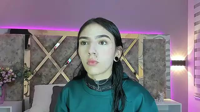 Emiliaponce from StripChat is Freechat
