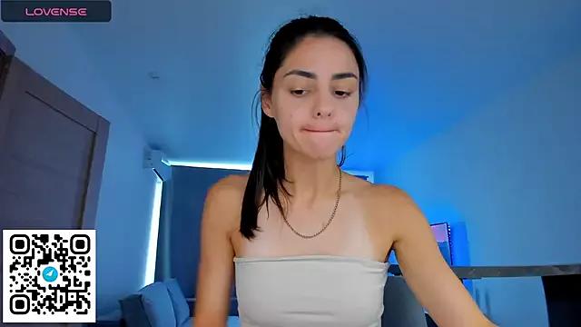 EmiliaZen from StripChat is Freechat