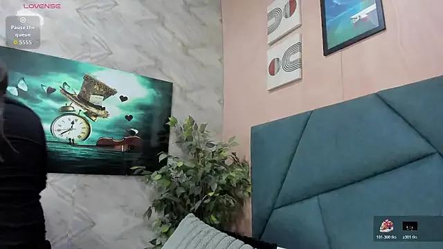 EmillyHarper_ from StripChat is Freechat