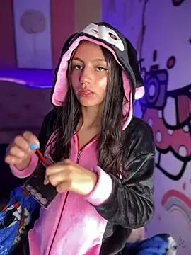 Emily-teen from StripChat is Freechat