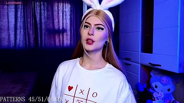 Check-out your craziest wishes with our pick of gaming cams models, featuring big knockers, round tails and tight twats.