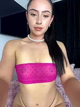 Emily_aurora132 from StripChat is Freechat