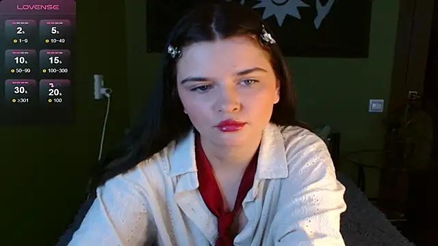 Emily_Blyde from StripChat is Freechat