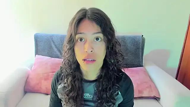 emily_jonessxx from StripChat is Freechat