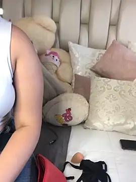 Check-out your craziest wishes with our pick of gaming cams models, featuring big knockers, round tails and tight twats.