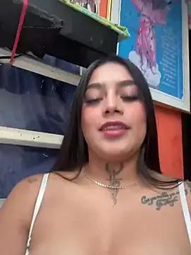 Emily_sharlot from StripChat is Freechat