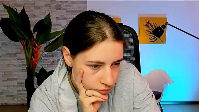 EmilyJar from StripChat is Freechat