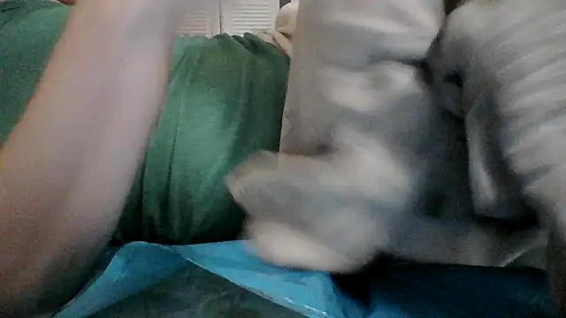 Emilylyn2501 from StripChat is Freechat