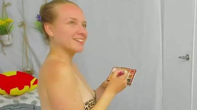 Check-out your craziest wishes with our pick of gaming cams models, featuring big knockers, round tails and tight twats.