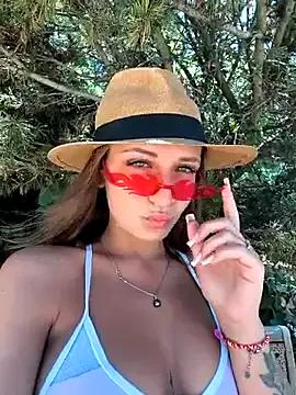 Check-out your craziest wishes with our pick of gaming cams models, featuring big knockers, round tails and tight twats.