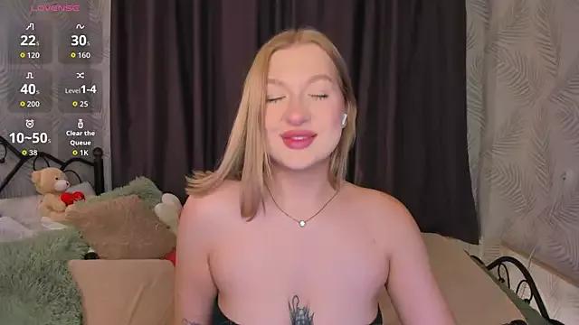 Check-out your craziest wishes with our pick of gaming cams models, featuring big knockers, round tails and tight twats.