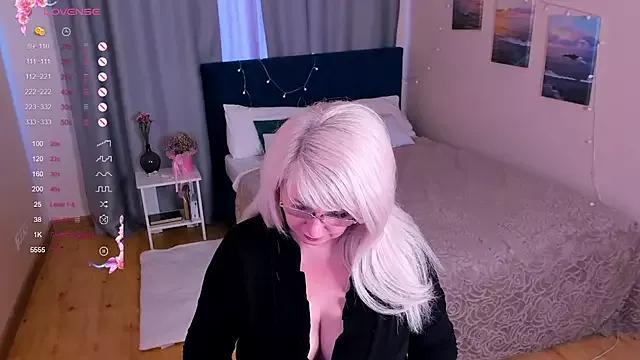 emma_pill from StripChat is Freechat