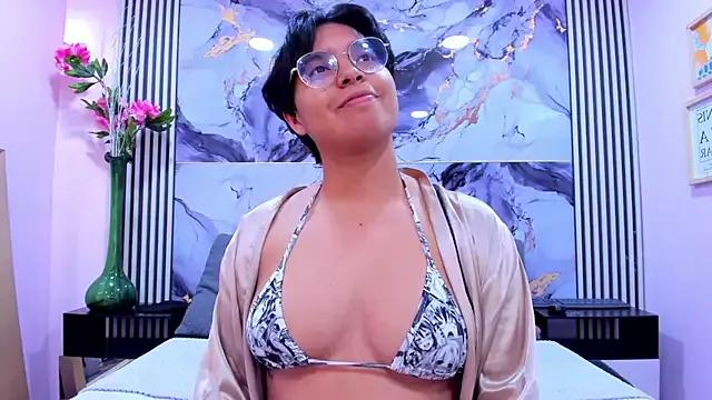 Check-out your craziest wishes with our pick of gaming cams models, featuring big knockers, round tails and tight twats.