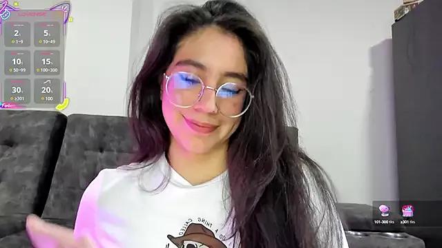 emmadiaz1 from StripChat is Freechat