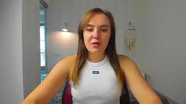 EmmaNorman from StripChat is Freechat