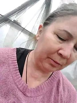 EmmaSquirt from StripChat