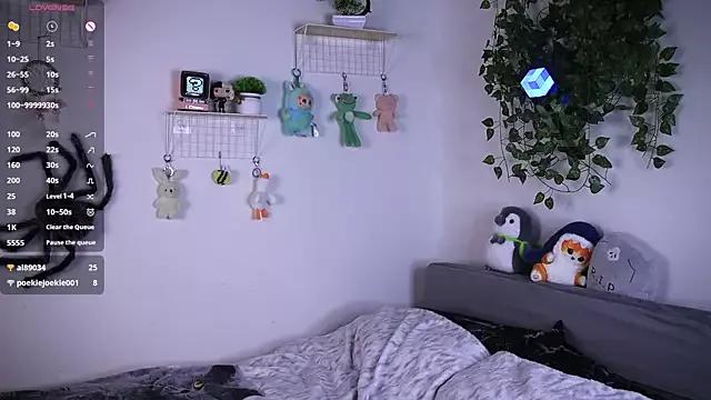 Check-out your craziest wishes with our pick of gaming cams models, featuring big knockers, round tails and tight twats.