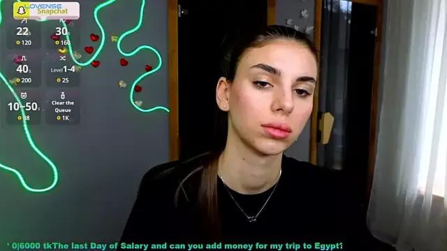 EmmyGreans from StripChat is Freechat