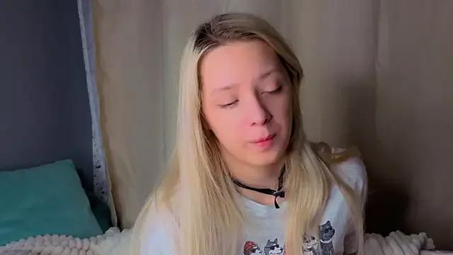 EngelFugler from StripChat is Freechat