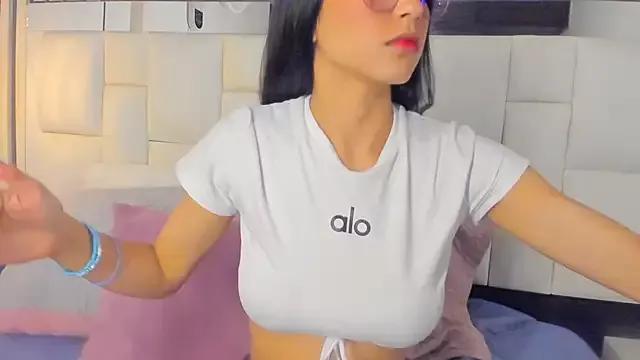 estefania__gomez from StripChat is Freechat