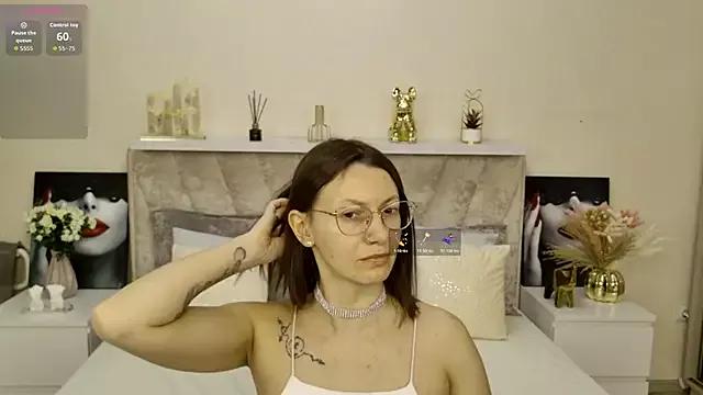 Check-out your craziest wishes with our pick of gaming cams models, featuring big knockers, round tails and tight twats.