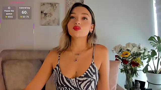 Check-out your craziest wishes with our pick of gaming cams models, featuring big knockers, round tails and tight twats.