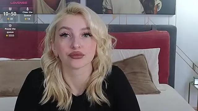 Check-out your craziest wishes with our pick of gaming cams models, featuring big knockers, round tails and tight twats.