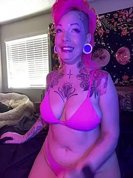 Check-out your craziest wishes with our pick of gaming cams models, featuring big knockers, round tails and tight twats.