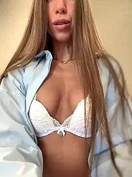 Eva_SweetCatt from StripChat is Freechat