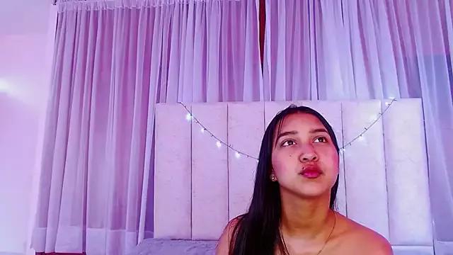 evecherrycs from StripChat is Freechat