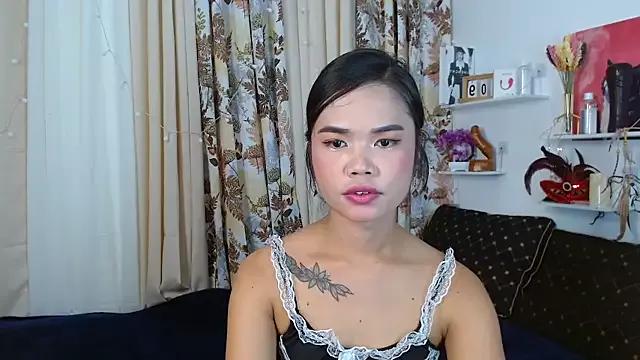 extremeChloe from StripChat is Freechat
