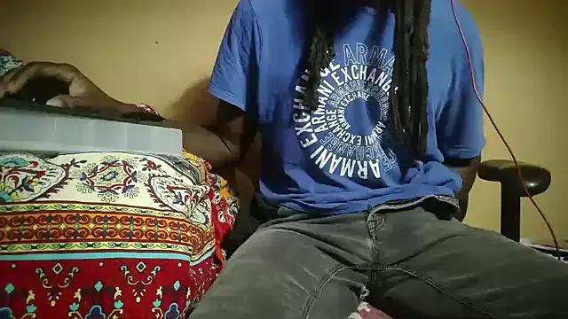 EYEzIAM from StripChat