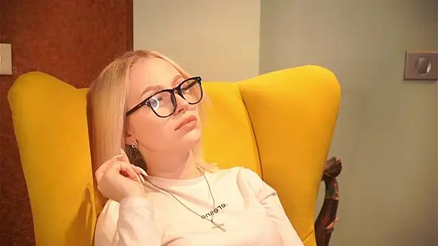 FeliceBark from StripChat is Freechat