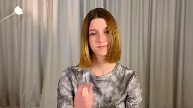 Fellissa from StripChat is Freechat