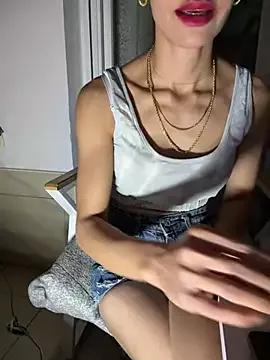 FenaLady from StripChat is Freechat