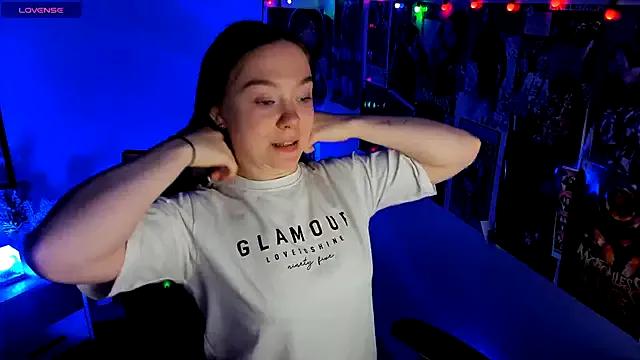 Check-out your craziest wishes with our pick of gaming cams models, featuring big knockers, round tails and tight twats.