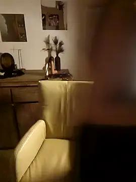 Foxy-Milfy from StripChat is Freechat