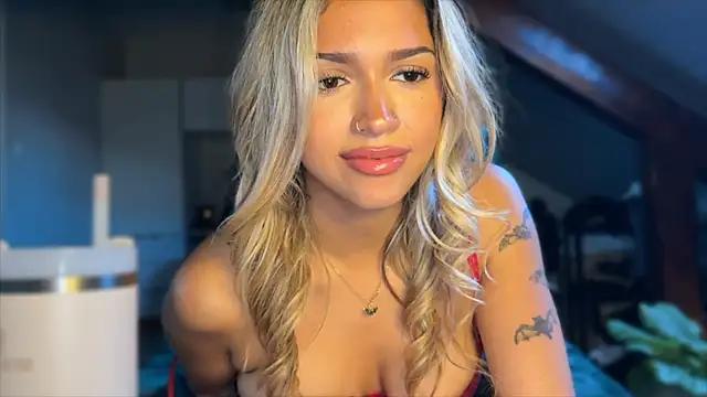 Check-out your craziest wishes with our pick of gaming cams models, featuring big knockers, round tails and tight twats.