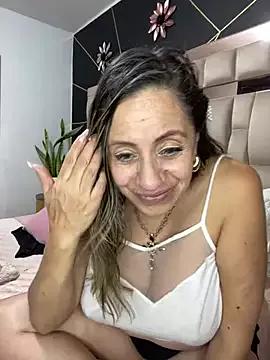 Francesca_Sensual from StripChat is Freechat