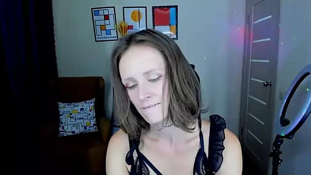 FrancescaCollins from StripChat is Freechat